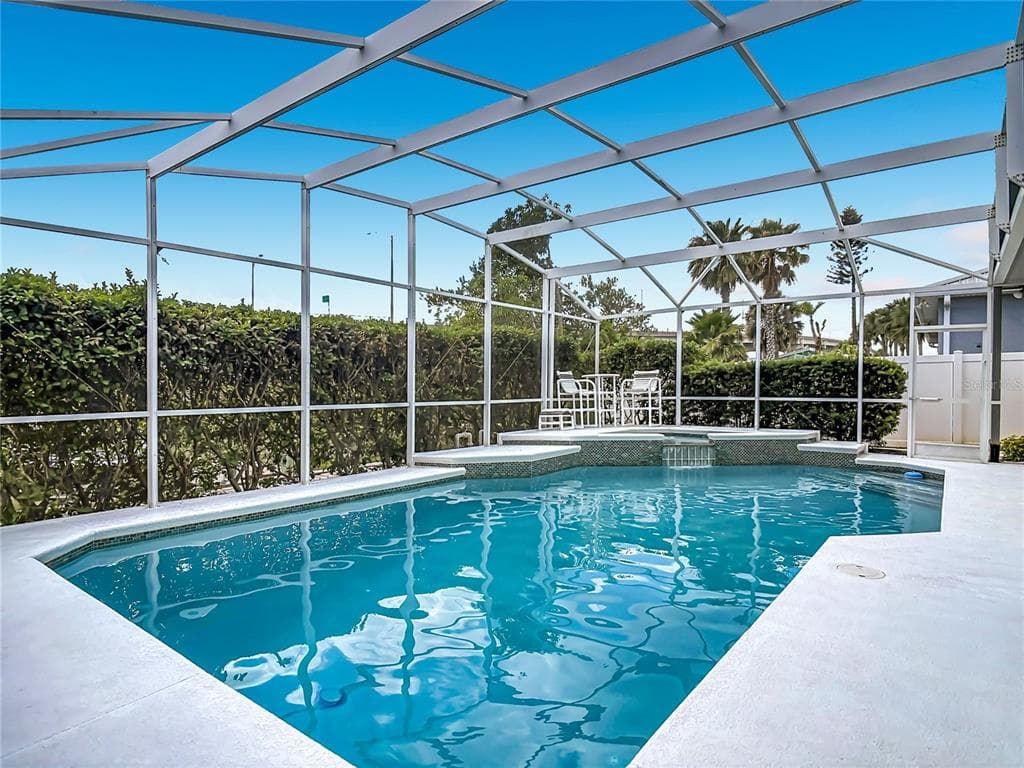 21 RICHMOND DR 3