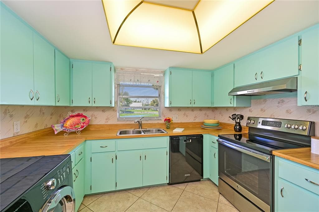 4603 LEXINGTON CIRCLE photo 19