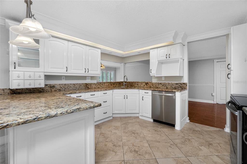 14494 LILLIAN CIRCLE photo 25