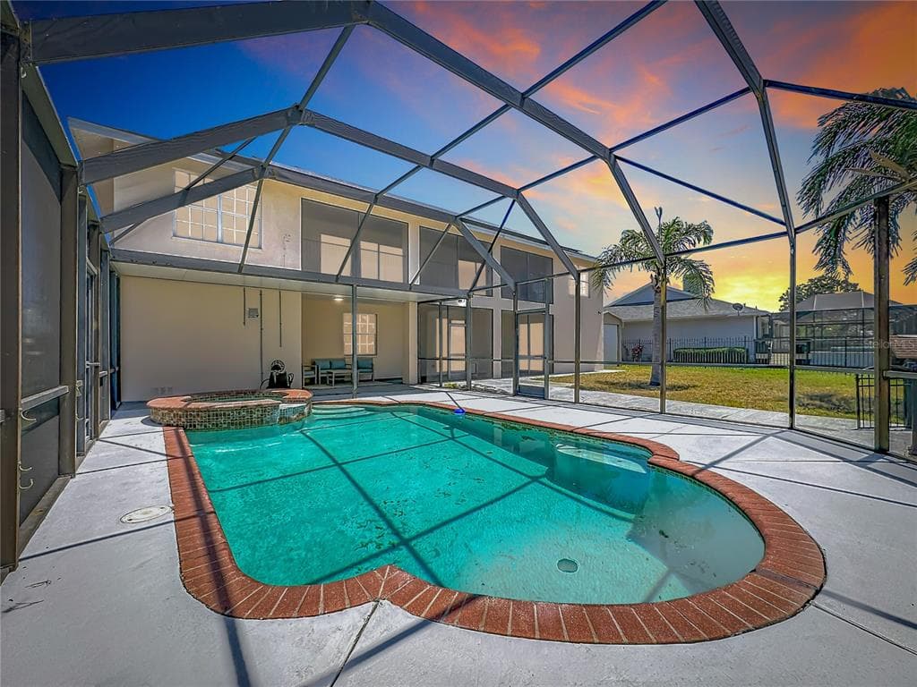 624 KINGSTON COURT 2