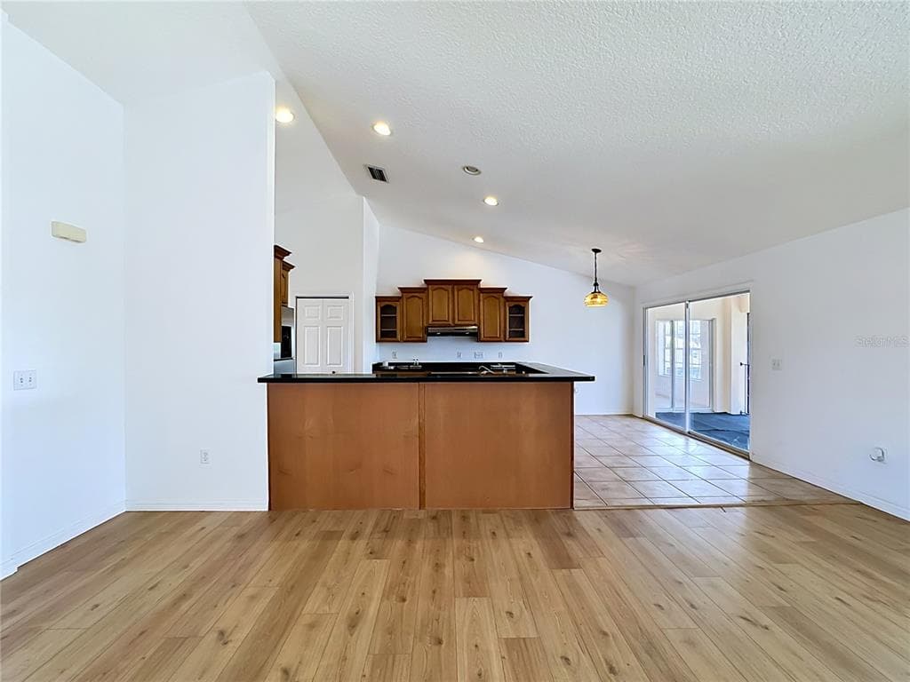 624 KINGSTON COURT photo 20