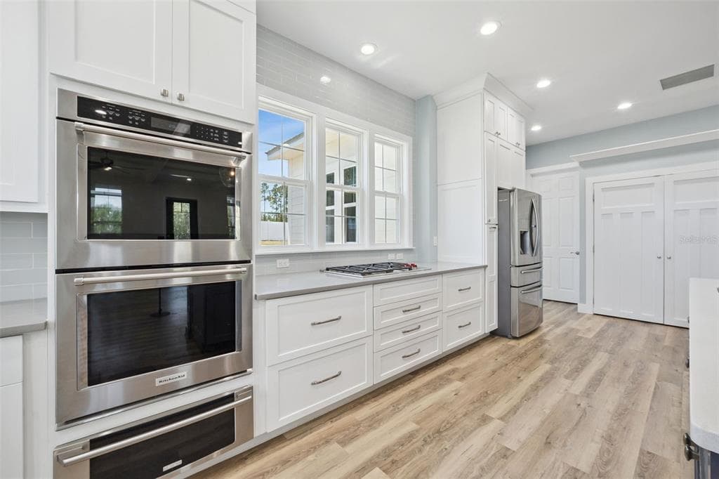 7956 LAKE NELLIE ROAD photo 23