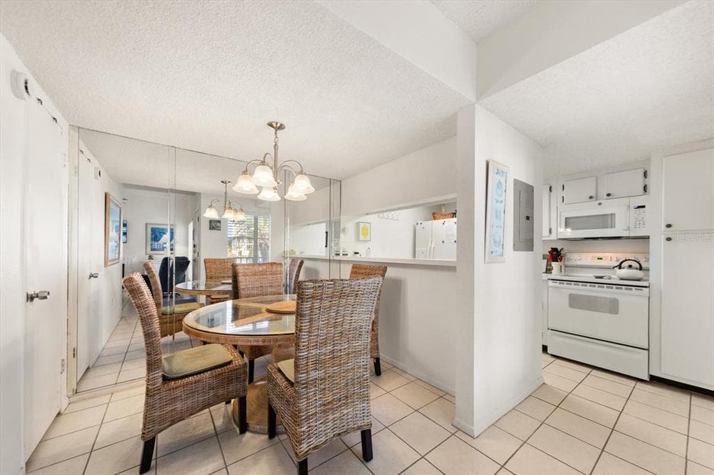 179 MEDALLION BOULEVARD H photo 7