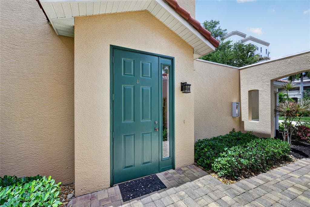 3336 SUNSET KEY CIRCLE #D 5