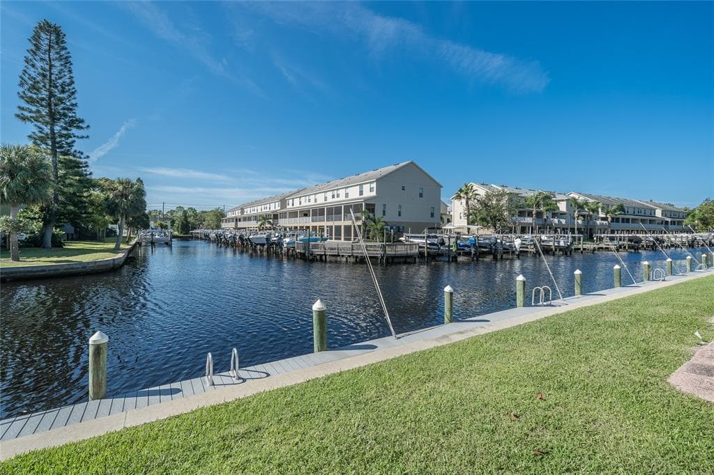 372 MOORINGS COVE DRIVE 372 photo 13