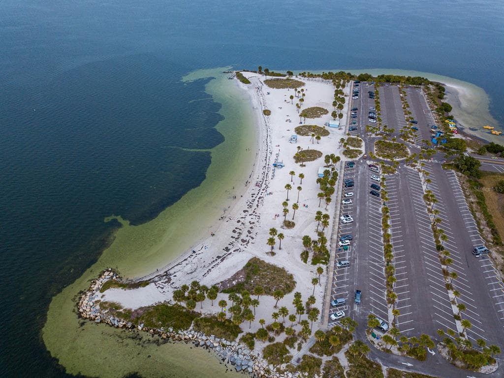 372 MOORINGS COVE DRIVE #372 5