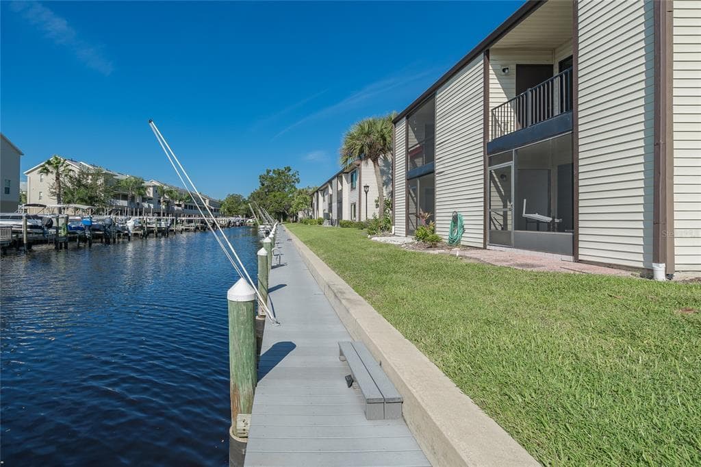 372 MOORINGS COVE DRIVE 372 photo 15