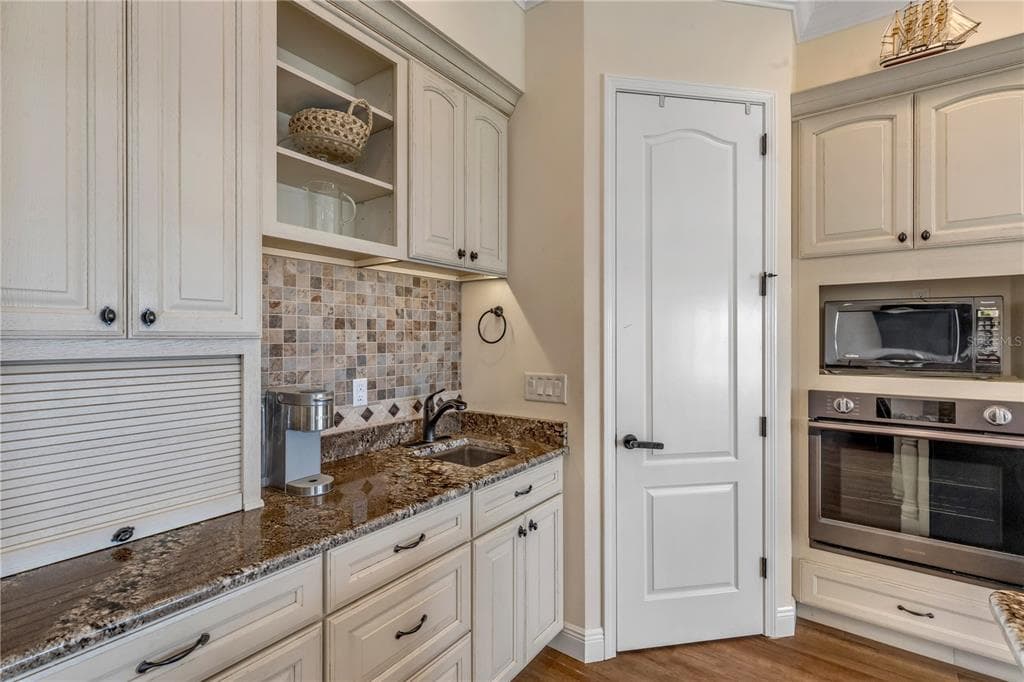 2185 TURNBULL BAY ROAD photo 18