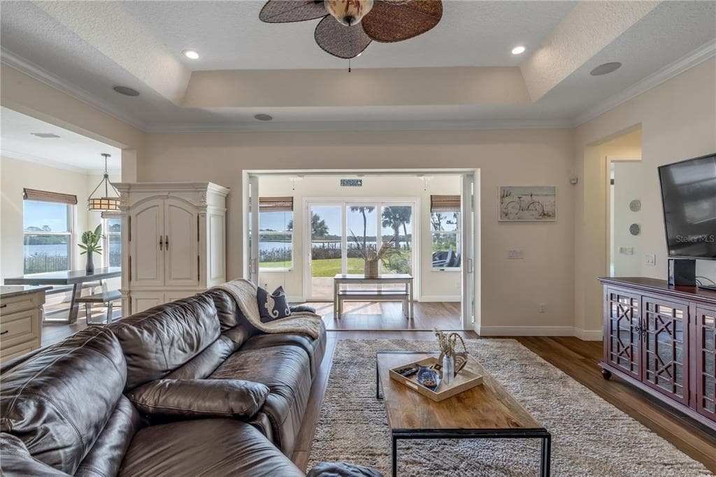 2185 TURNBULL BAY ROAD 4