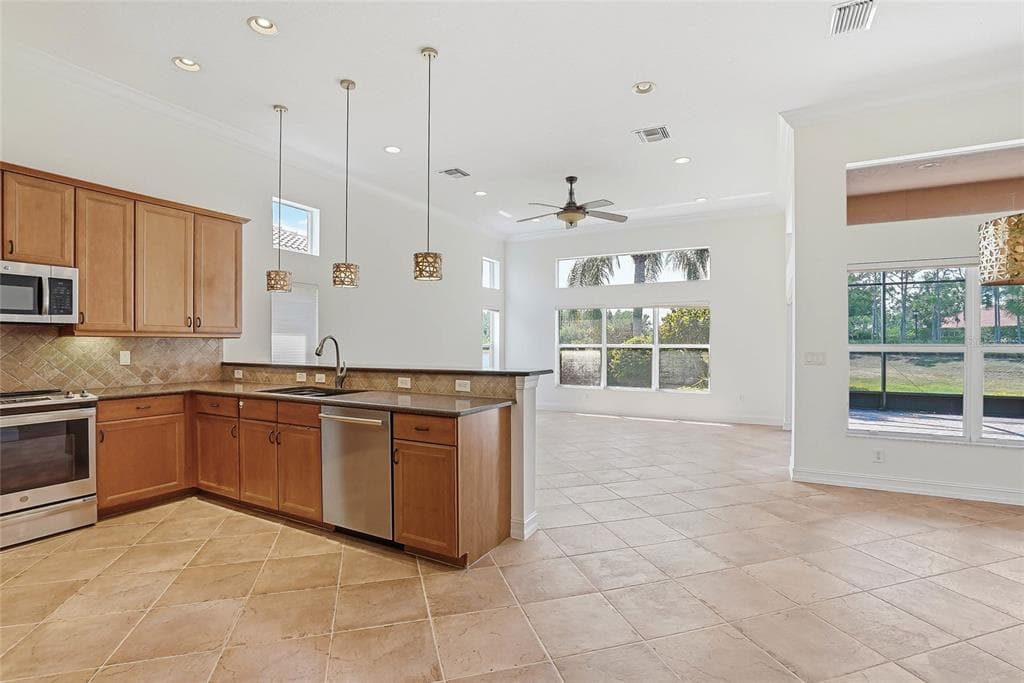 5042 SANDY BROOK CIRCLE photo 15