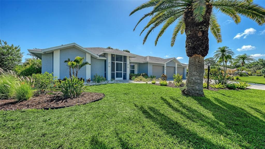 6988 COUNTRY LAKES CIRCLE photo 1
