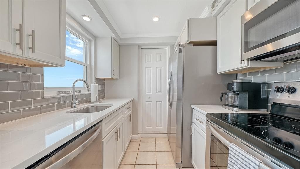 1255 TARPON CENTER DRIVE 406 photo 21