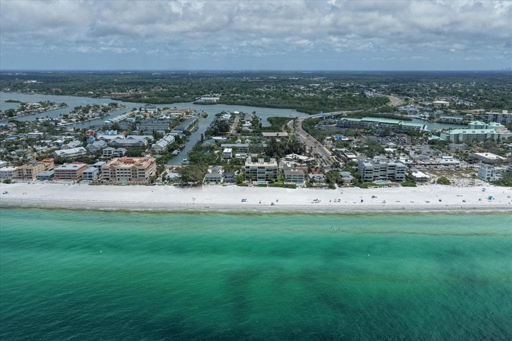 506 GULF BOULEVARD 201 photo 8