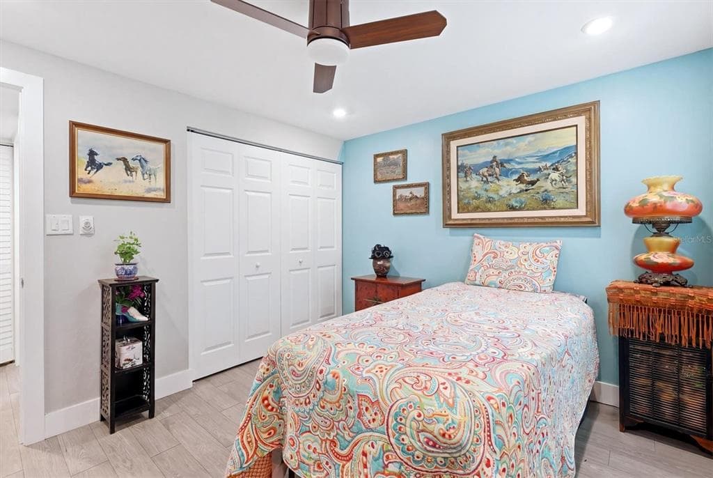 1650 PINE TREE LANE 103 photo 25