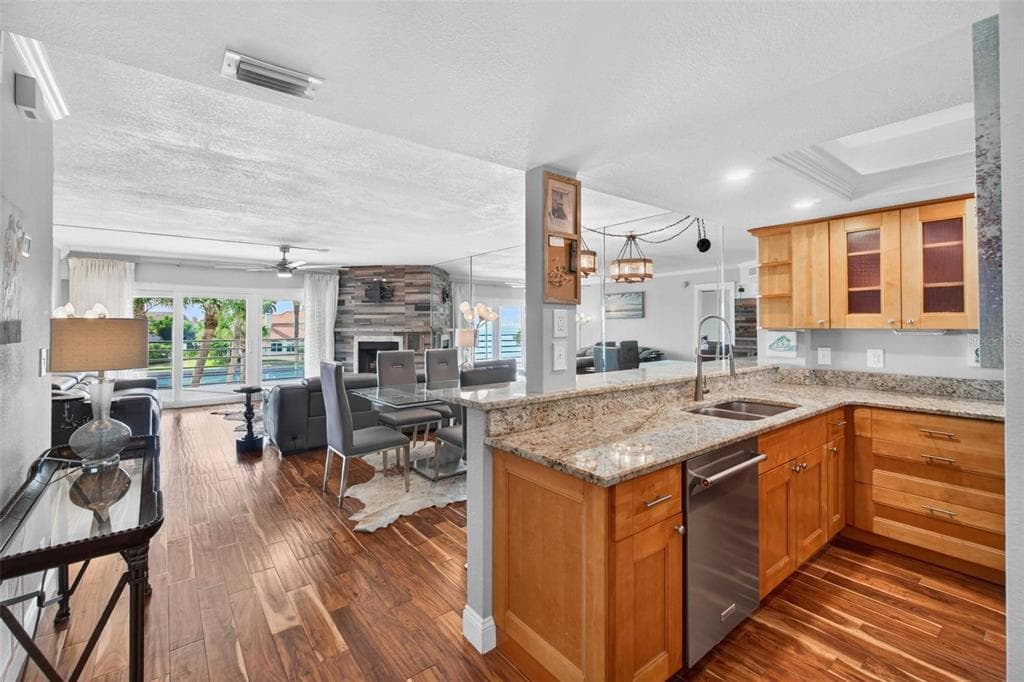 363 PINELLAS BAYWAY S 42 photo 12