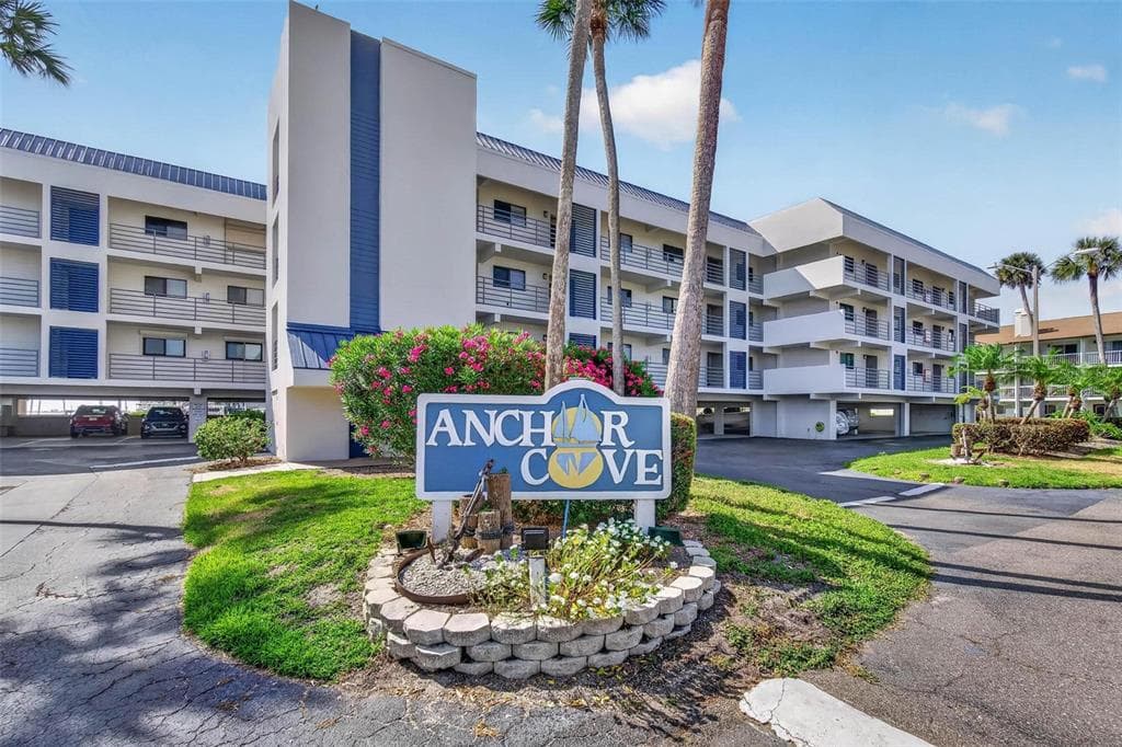 363 PINELLAS BAYWAY S #42 3