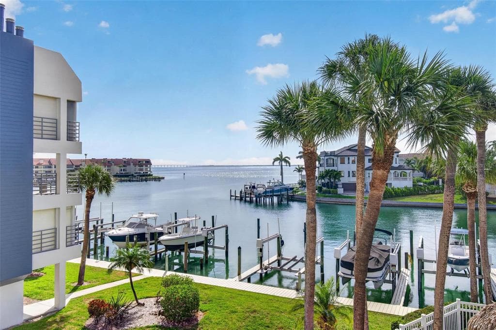 363 PINELLAS BAYWAY S #42 1