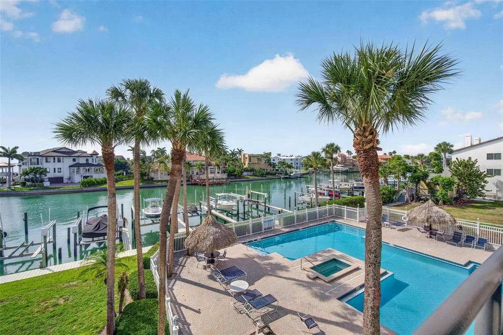 363 PINELLAS BAYWAY S #42 5