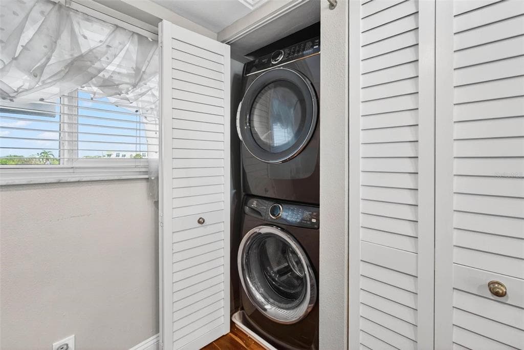 363 PINELLAS BAYWAY S 42 photo 14