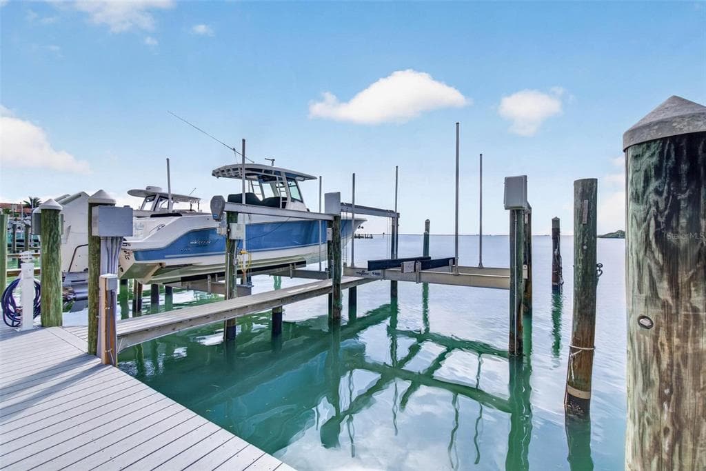 363 PINELLAS BAYWAY S #42 4