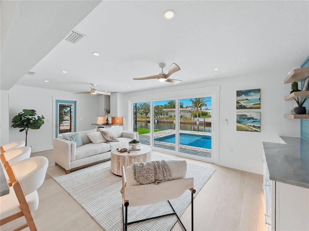 10304 KINGFISHER ROAD W photo 22
