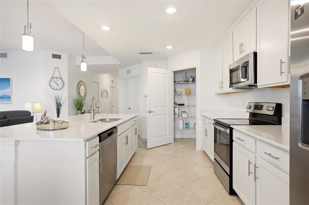 14214 HERITAGE LANDING BOULEVARD 816 photo 19