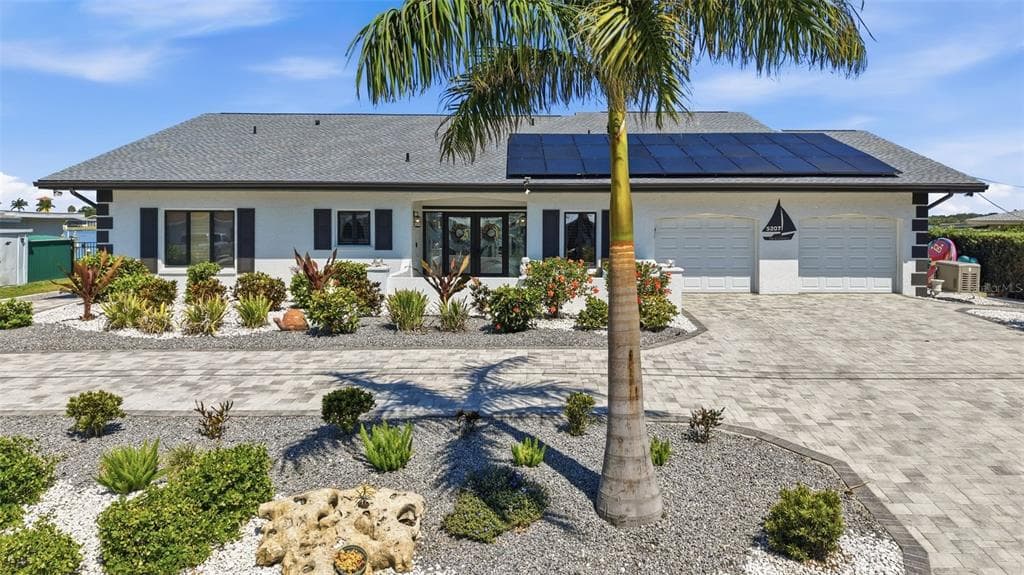 5207 BAY STATE ROAD 2
