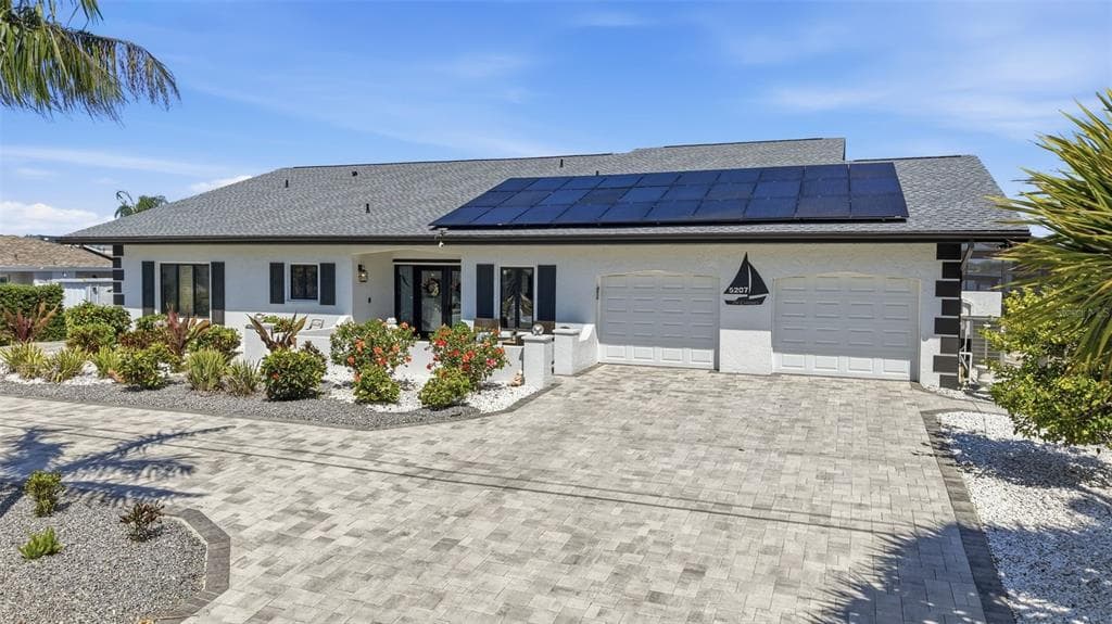 5207 BAY STATE ROAD 3