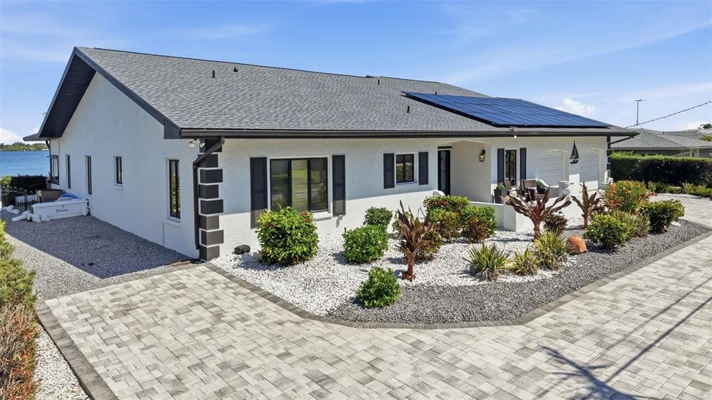 5207 BAY STATE ROAD 1