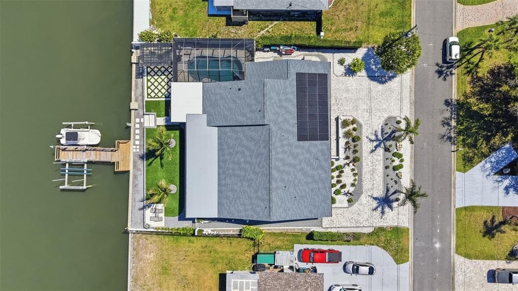 5207 BAY STATE ROAD 4