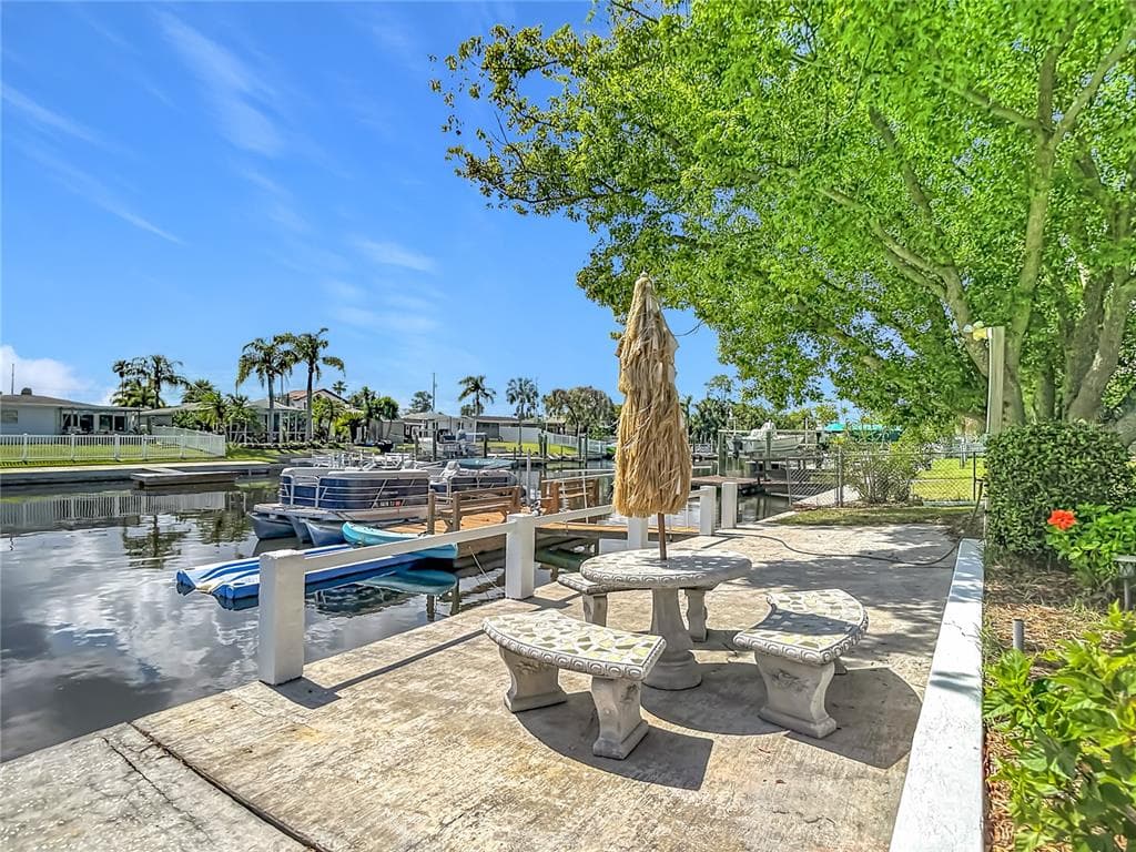 4237 HEADSAIL DRIVE 2