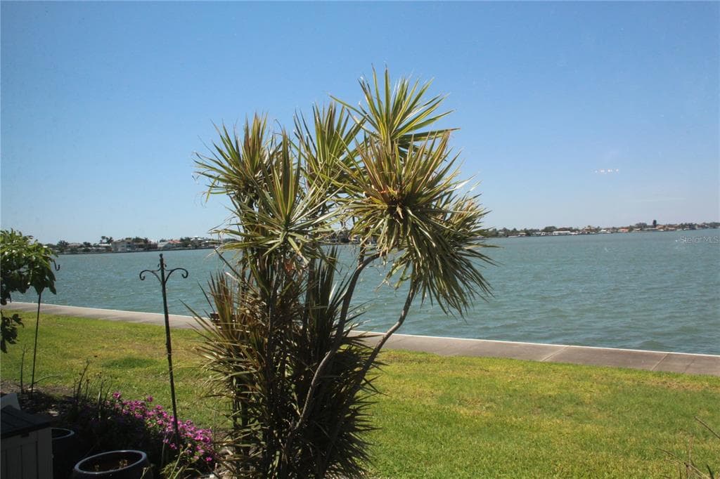 7560 BAY ISLAND DRIVE S 149 photo 15