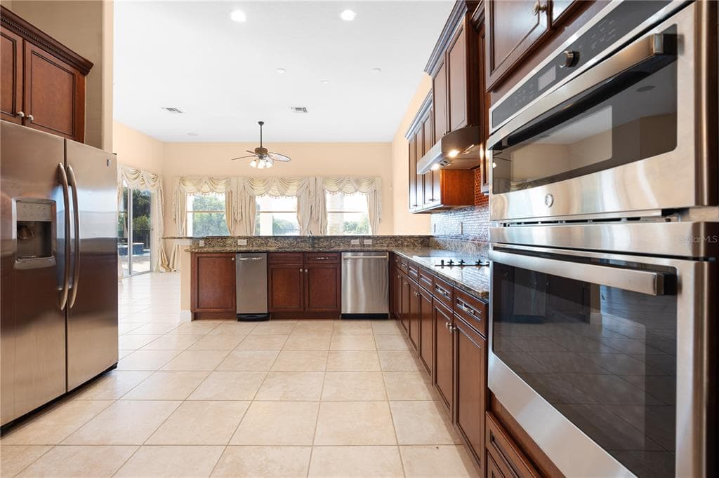 10603 CAYMAN ISLE COURT photo 18