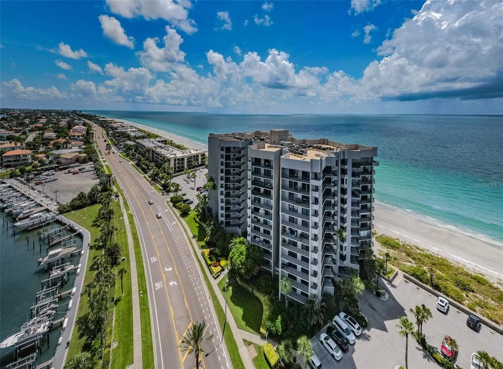 1660 GULF BOULEVARD #208 1