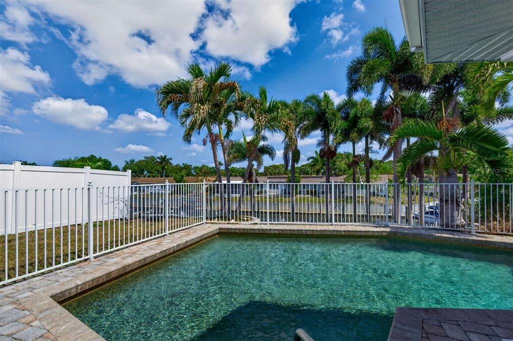 2555 CONSTITUTION BOULEVARD photo 15