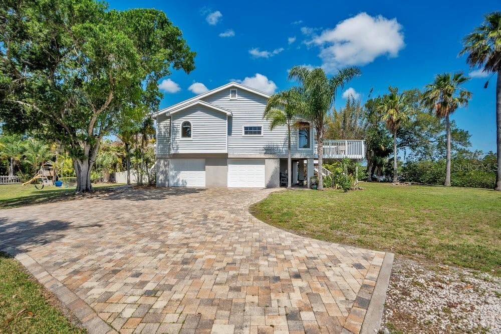 3858 SHORE BOULEVARD 2
