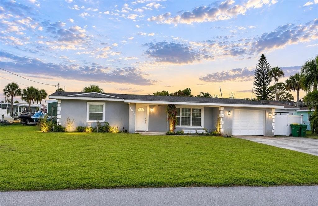 1623 WAVECREST STREET photo 1