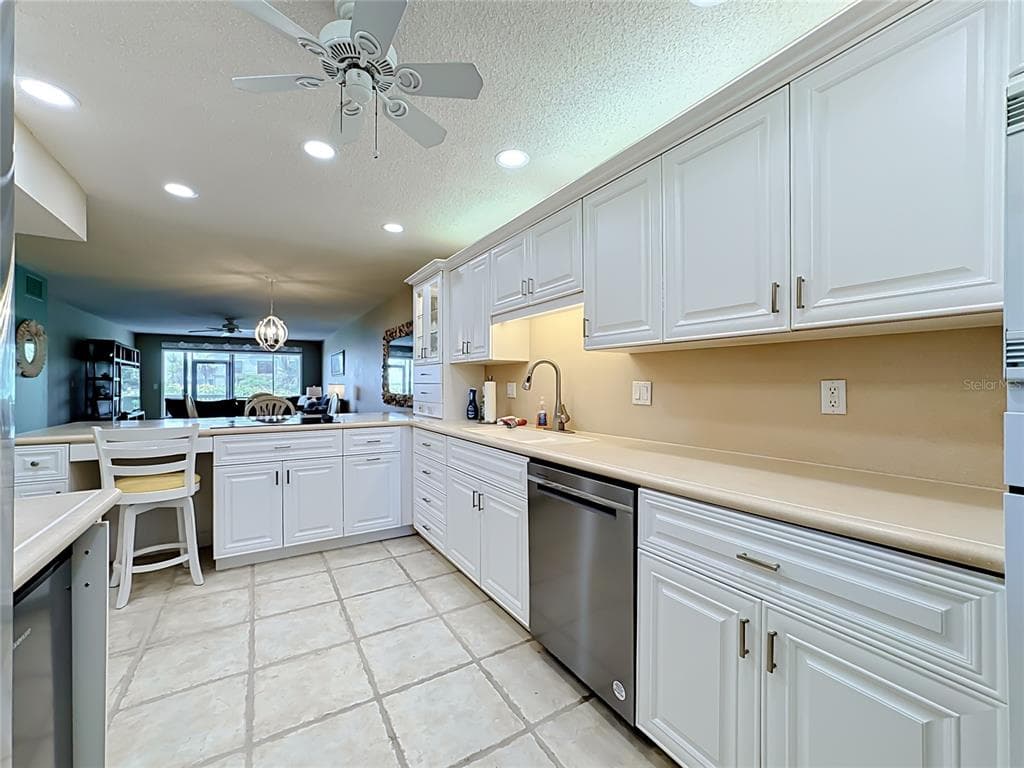 1515 PELICAN POINT DRIVE BA185 photo 17