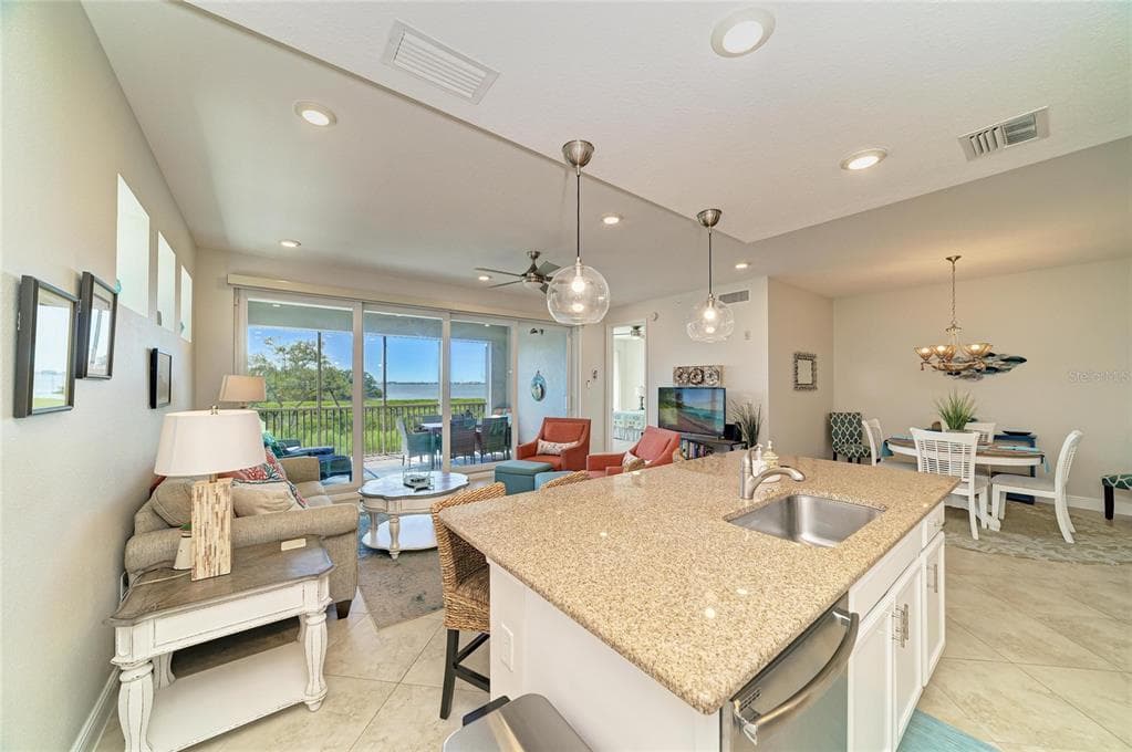 392 ARUBA CIRCLE 102 photo 11