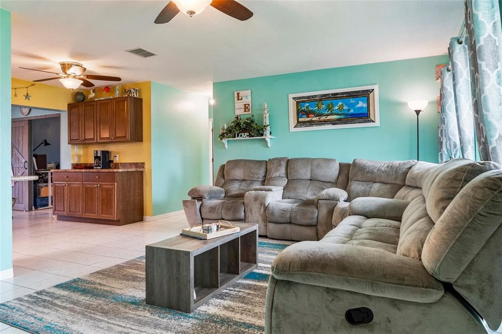 140 BARRE DRIVE NW 3