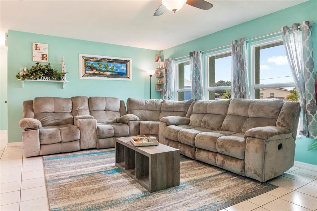 140 BARRE DRIVE NW 4