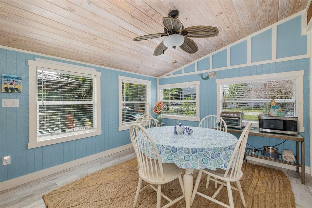 5473 DARLENE STREET photo 12