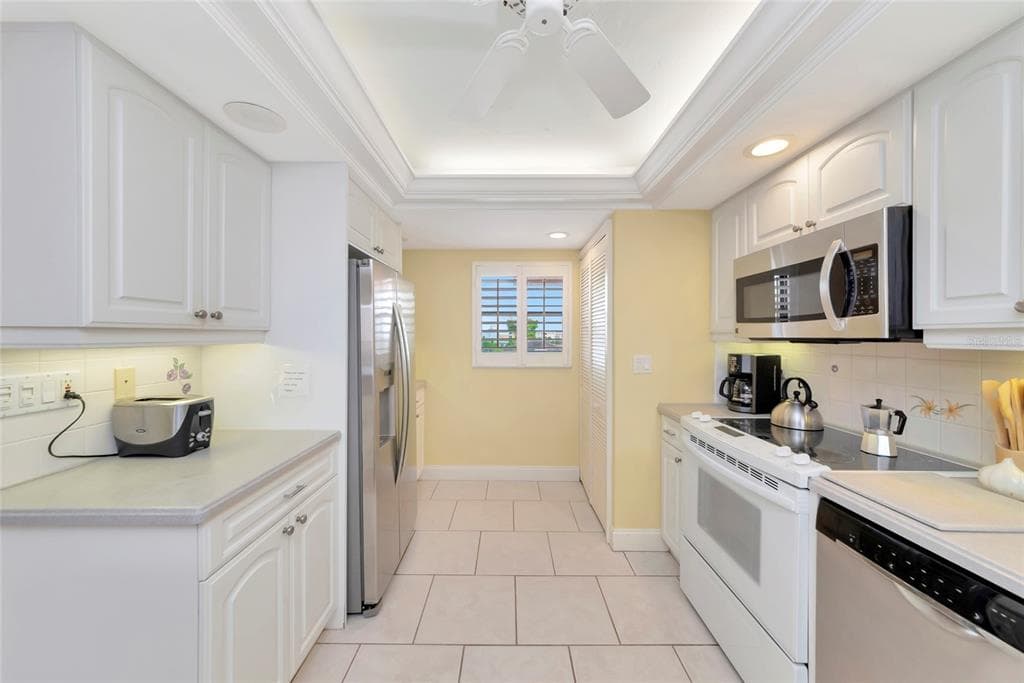 6480 MIDNIGHT PASS ROAD 503 photo 11