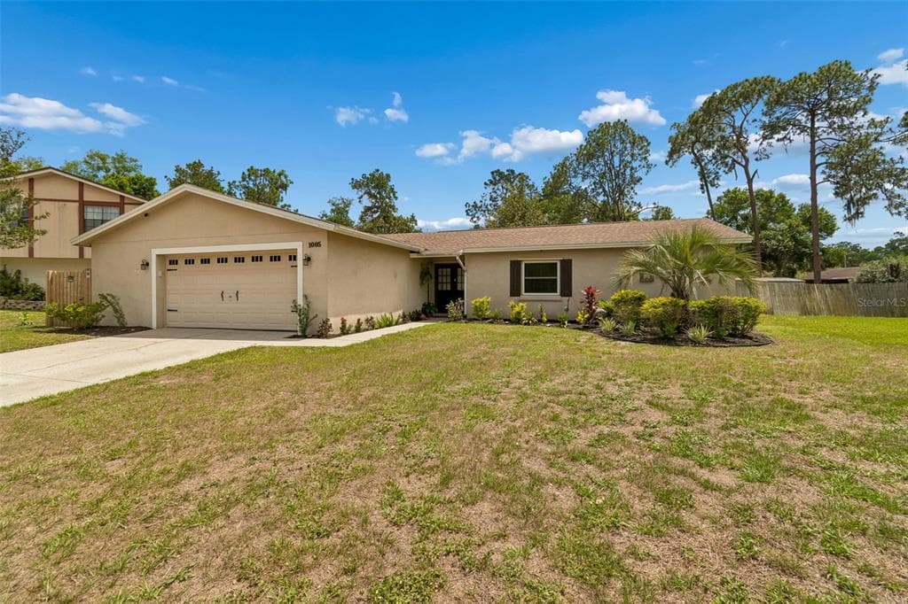 1005 HIGHGROVE COURT photo 1