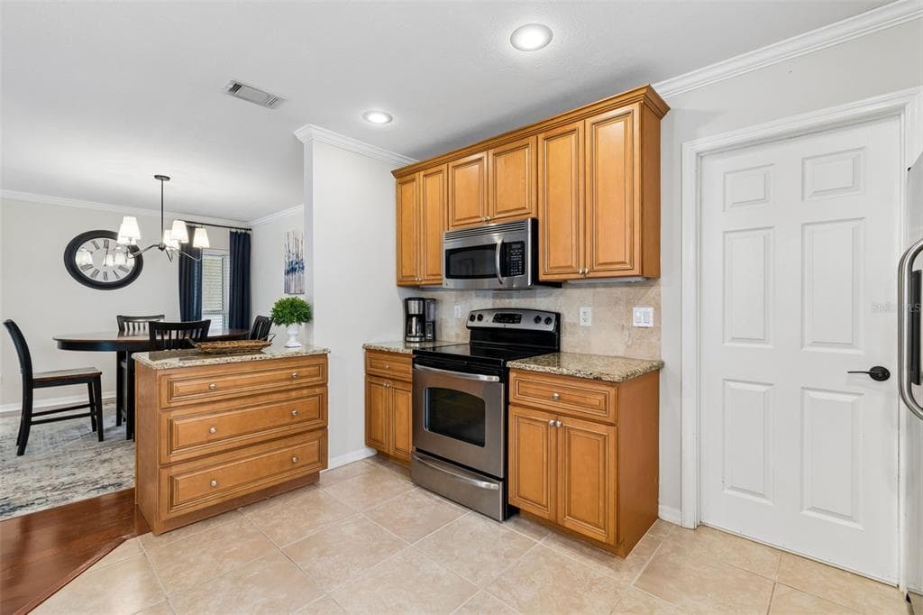 1005 HIGHGROVE COURT photo 24