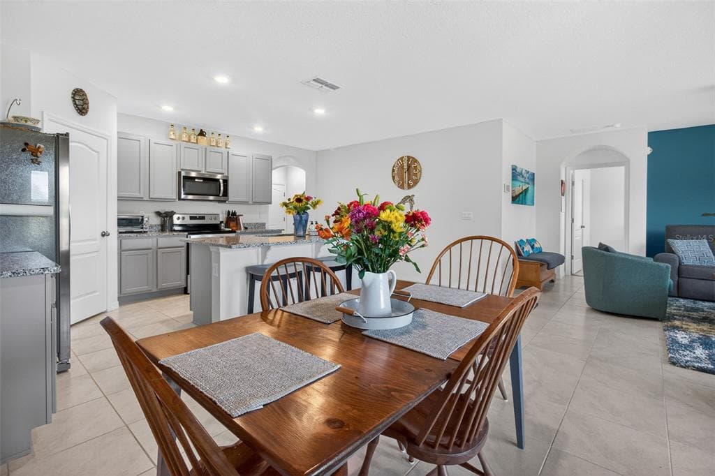 5946 SHINGLE CREEK ROAD photo 12