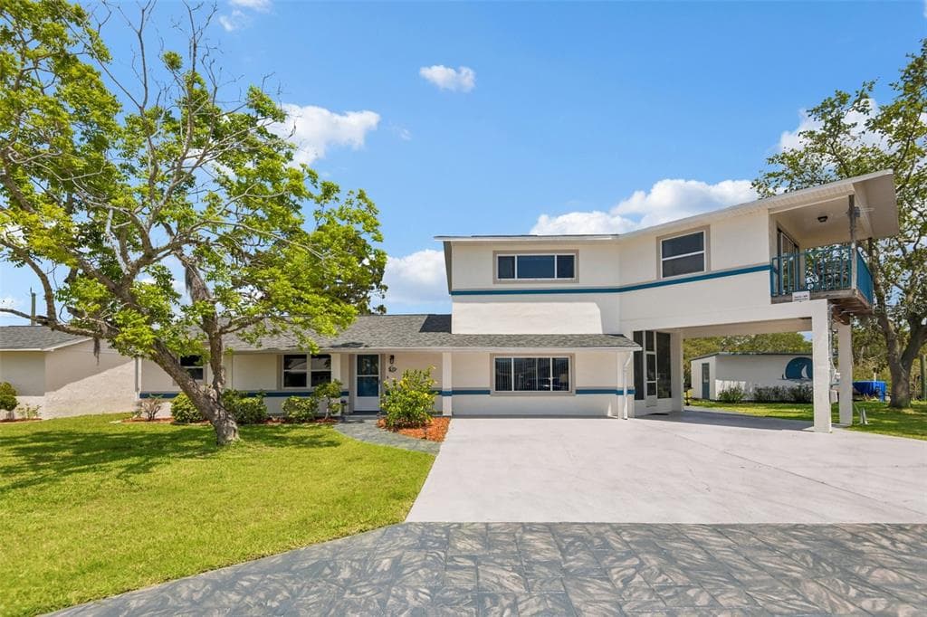 8212 HAYWARD LANE photo 2