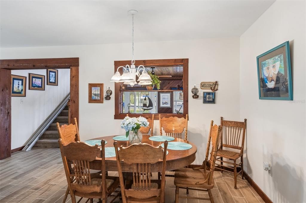 8212 HAYWARD LANE photo 9