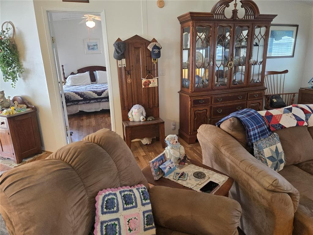 88 STRAPHMORE DRIVE photo 20