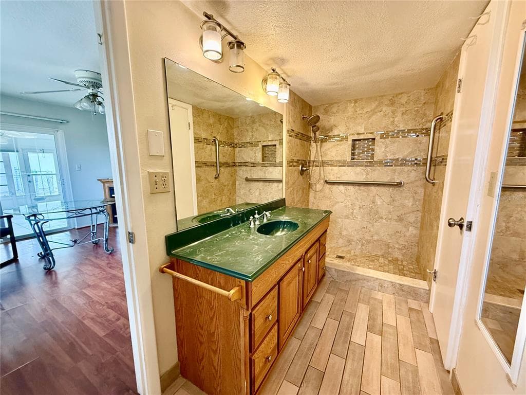 7607 VIENNA LANE photo 20